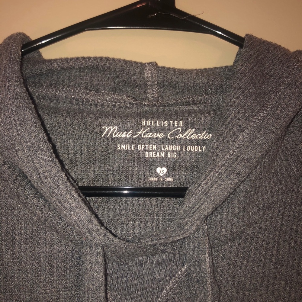 Cropped Hollister hoodie